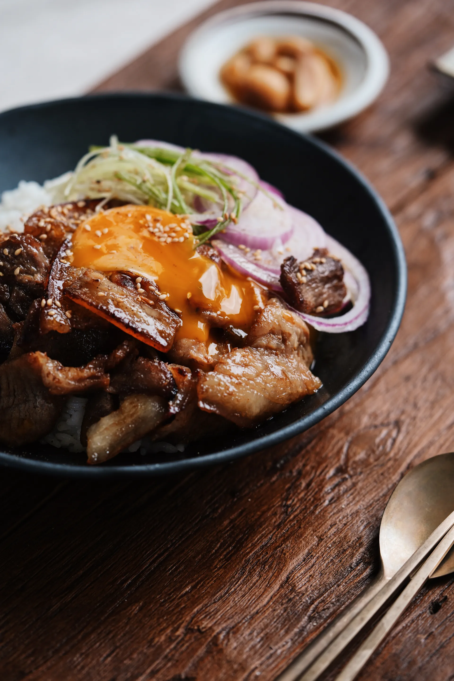 레몬토마토 돼지갈비 덮밥